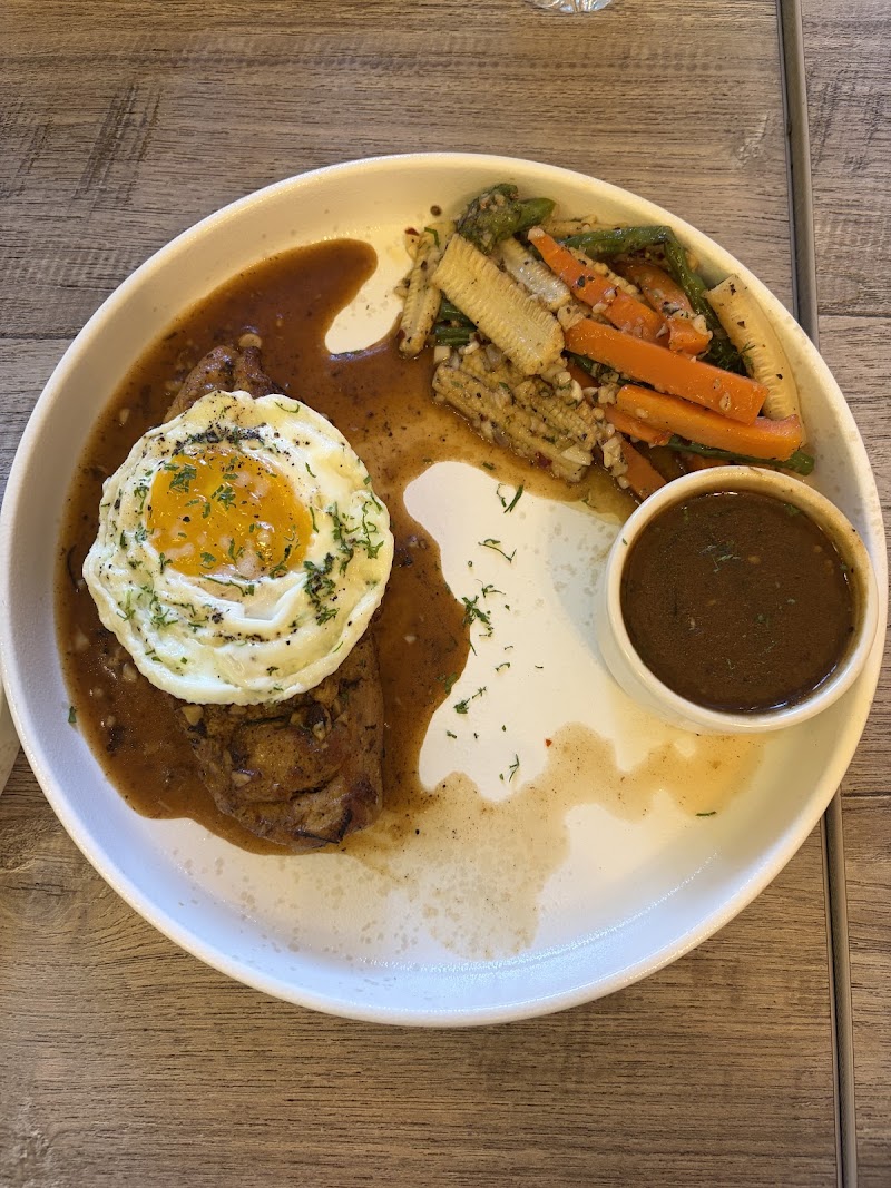 Bougainvillea Cafe & Bistro - Bougainvillea Cafe & Bistro 234C, Prince Anwar Shah Rd, nearby South City Mall, Lords More, Jodhpur Colony, Lake Gardens, Kolkata, West Bengal 700045, India