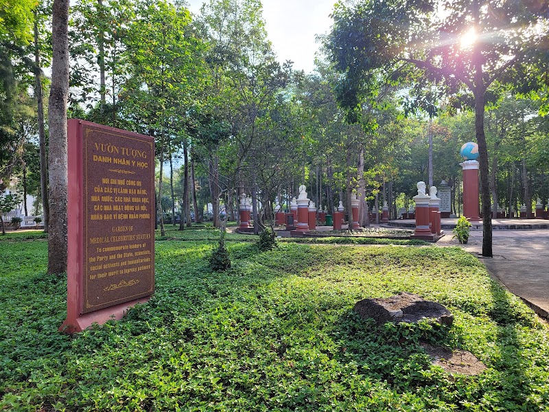 Bãi biển Hàn Mạc Tử - Bãi biển Hàn Mạc Tử, P6F8+QR2 Công viên Nhân Ái, khu vực 2, Quy Nhơn Nam, Gia Lai, Vietnam