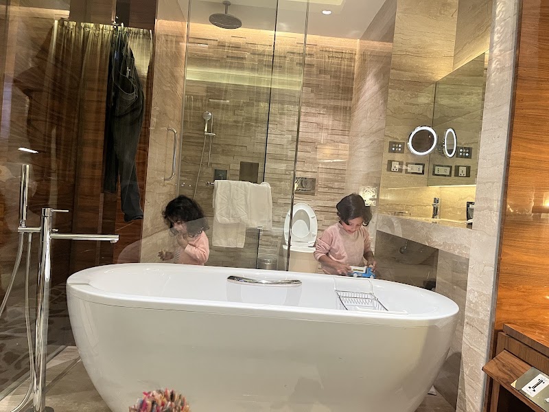 Taj City Centre, Gurugram - Taj City Centre, Gurugram No. 1, Netaji Subhash Marg, near Fortis Healthcare Limited, Sector 44, Gurugram, Haryana 122003, India