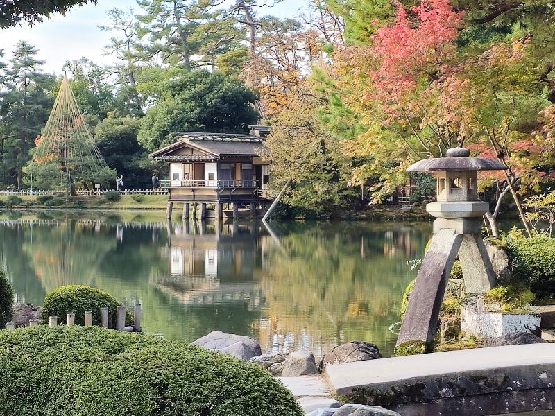 Kenroku-en - Kenroku-en 1 Kenrokumachi, Kanazawa, Ishikawa 920-0936, Japan