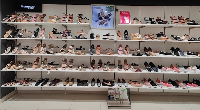 TRENDS - TRENDS, 138, Rash Behari Ave, lake Terrace, Ballygunge, Kolkata, West Bengal 700029, India