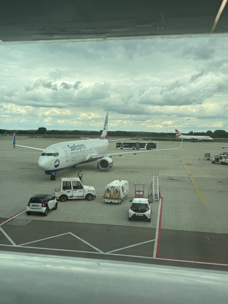 Flughafen München Terminal 1d - Flughafen München Terminal 1d, 85356 Oberding, Germany