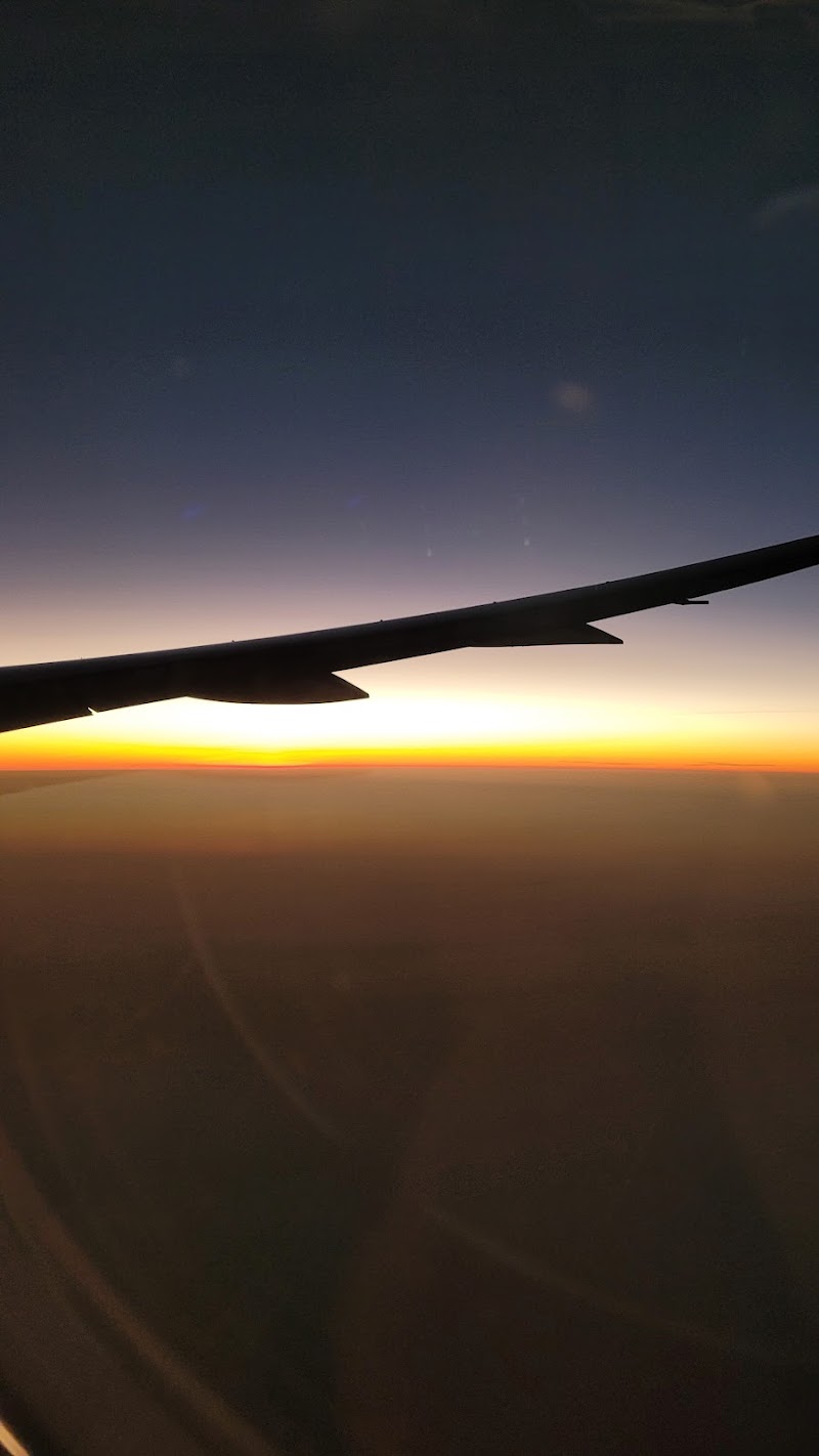 Singapore Airlines Limited - Singapore Airlines Limited 102 Terr. Boieldieu, 92800 Puteaux, France