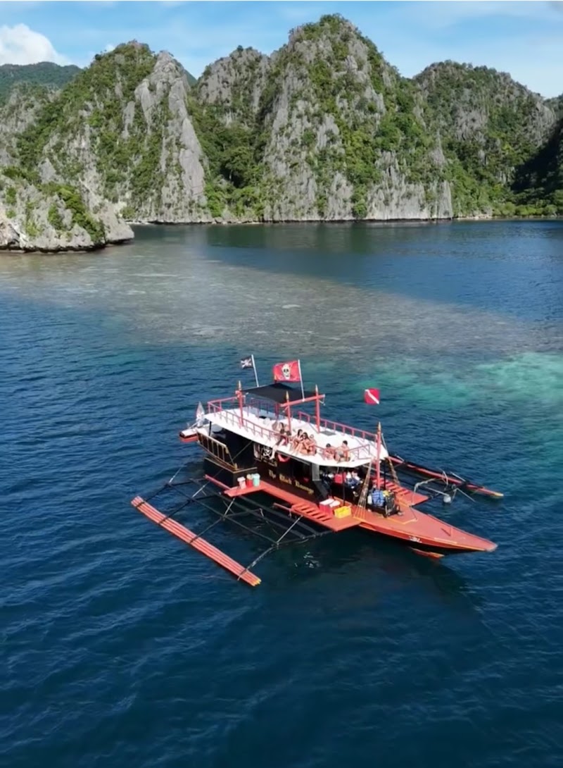 Pirates Diving Center - Pirates Diving Center Banquang Main highway, Barrangay 5, Coron, 5316 Palawan, Philippines