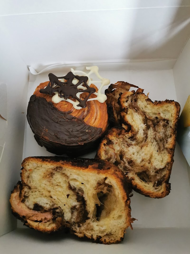 TheDorkyFrench vegan bakery - TheDorkyFrench vegan bakery 39 Parnie St, Glasgow G1 5RJ, UK