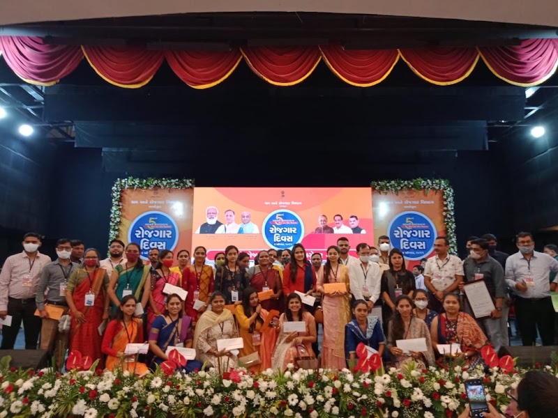 Platinum Hall - Platinum Hall, near, Palsana Chokdi, Khajod, Sarsana, Surat, Gujarat 395007, India
