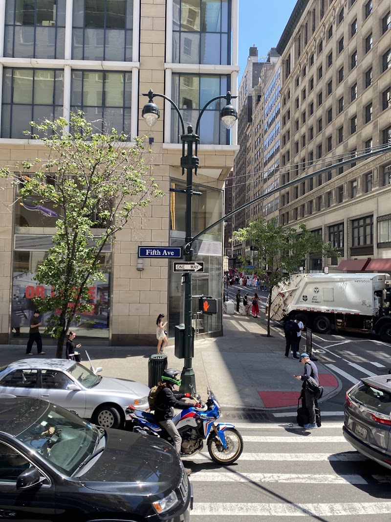 Big Bus Hop On - Big Bus Hop On 24-34 Park Row, New York, NY 10038, USA