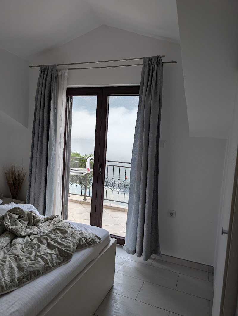 Apartments Miramar - Apartments Miramar, Dobrota Ulica BB, FQ58+F5J, Kriva, Kotor 85330, Montenegro