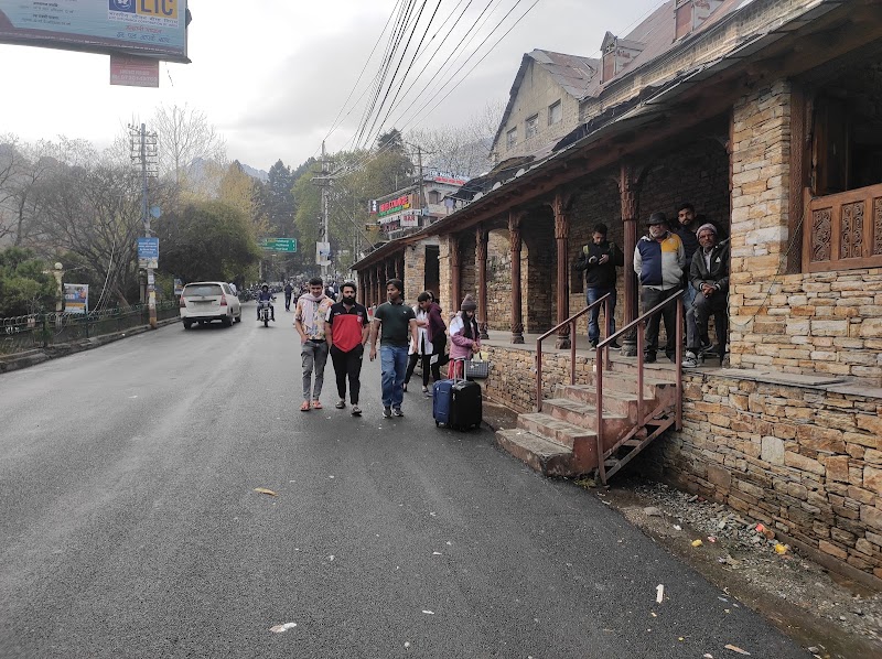 Rickshaw Stand - Rickshaw Stand, 9FR4+M6H, Mall Rd, Mallital, Nainital, Uttarakhand 263001, India