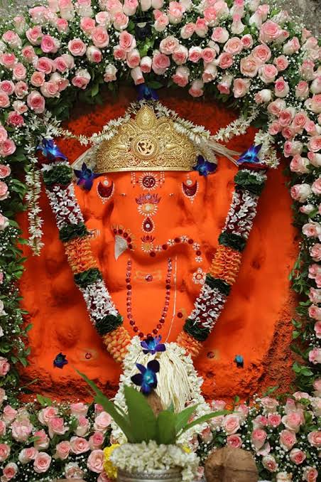 Swayambhu Shree Ganesh Temple - Swayambhu Shree Ganesh Temple, Koliwada, Vazira, Borivali, Mumbai, Maharashtra 400091, India