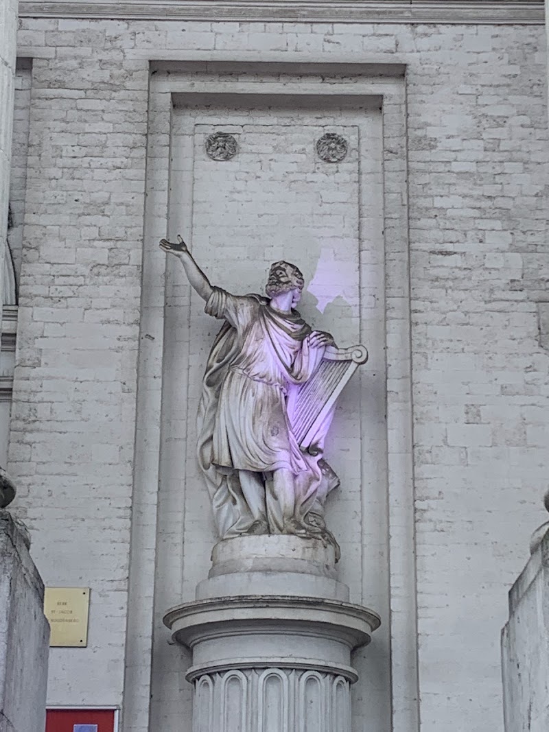 Koningsplein - Statue of Godfrey of Bouillon - Koningsplein - Statue of Godfrey of Bouillon Pl. Royale 11, 1000 Bruxelles, Belgium