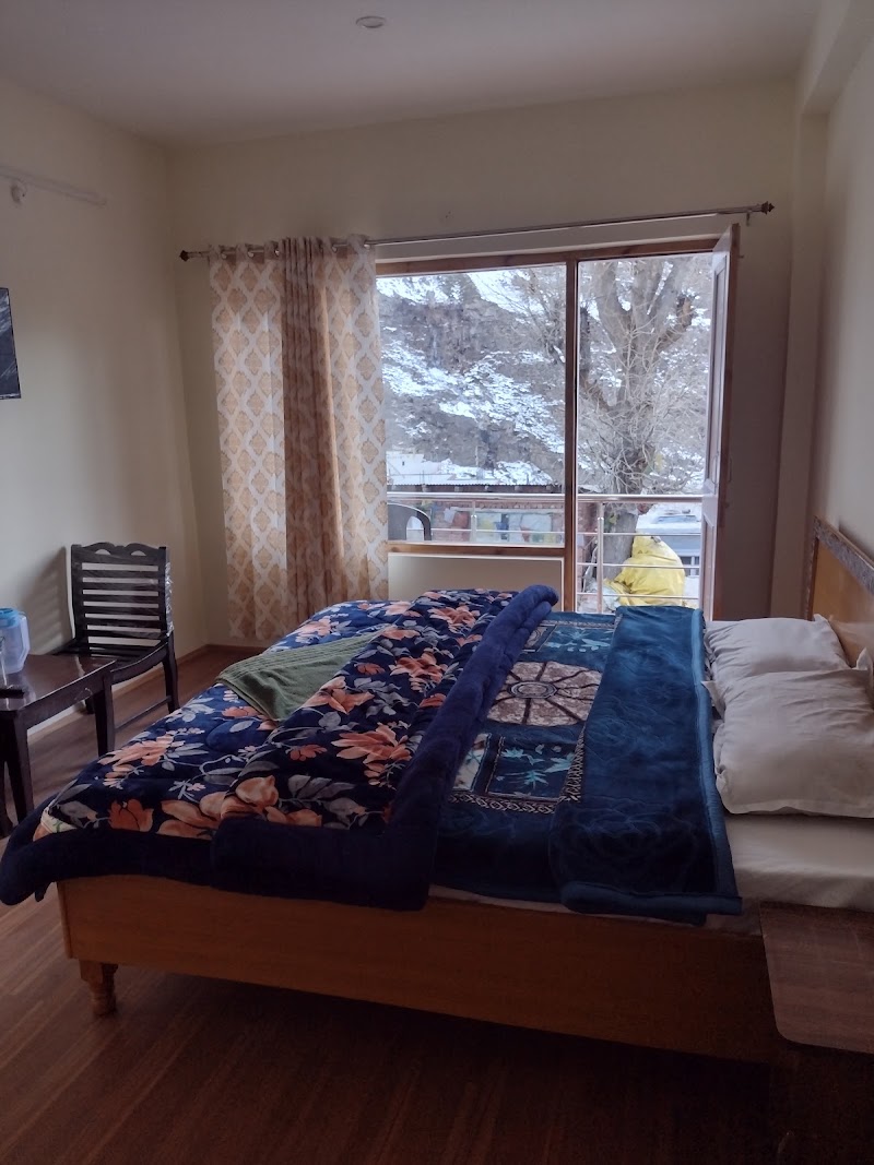 Sissu - Sissu F4M7+6JR, Manali - Leh Hwy, Himachal Pradesh 175140, India