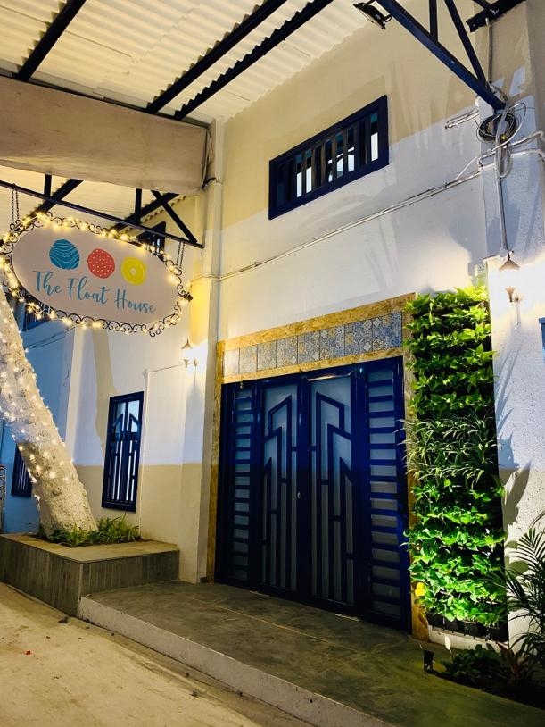 The Float House - Pool | Cafe | Event | Studios - The Float House - Pool | Cafe | Event | Studios 10, Bishen Udyog Premises, Off Park Rd, Asha Nagar, Mulund West, Mumbai, Maharashtra 400080, India