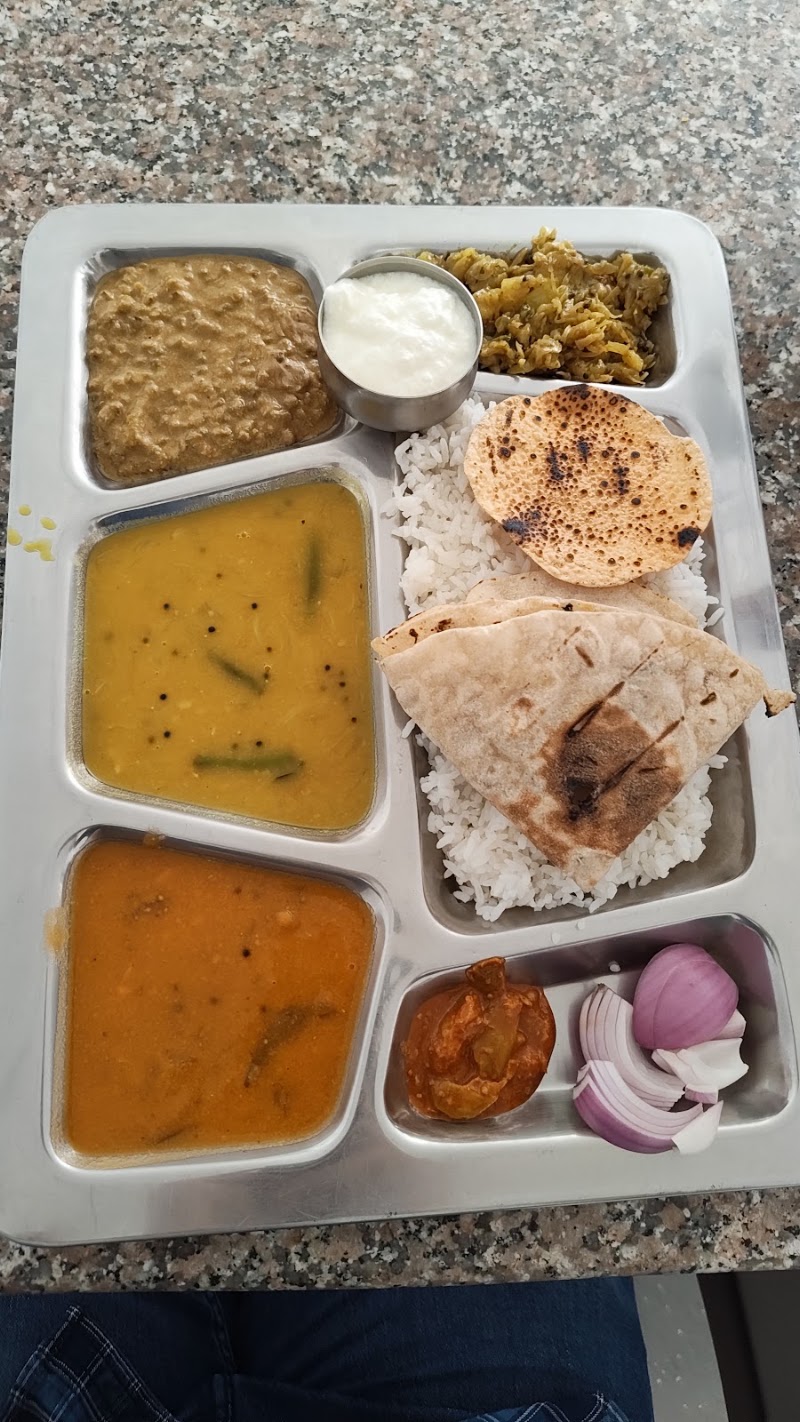 Hari Om Restaurant - Hari Om Restaurant Essen Building, Shop No 16, Bogmalo Road, opposite Naval Aviation Museum, Bogmalo, Goa 403806, India