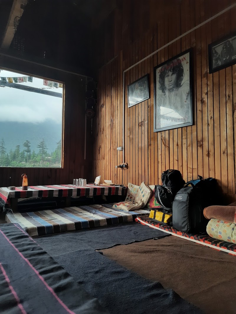 Mud Hostel & Cafe Shangarh - Mud Hostel & Cafe Shangarh Khasra no 168, P.O. Medana, Shangarh, Sainj, Shangarh, Himachal Pradesh 175134, India