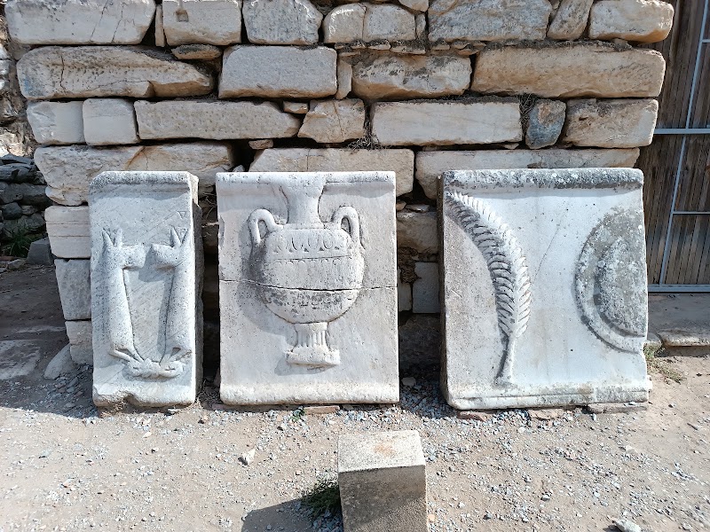 Ancient Greek Agora - Ancient Greek Agora Atatürk, 35920 Selçuk/İzmir, Türkiye