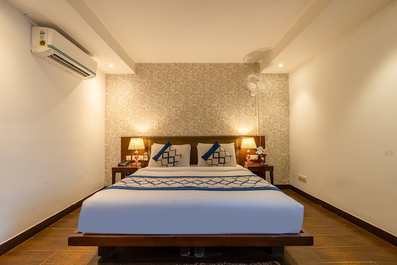 Hotel Arch Plaza - Near IICC YashoBhoomi - Hotel Arch Plaza - Near IICC YashoBhoomi 91, Main Rd, near Indira Gandhi International Airport, Kapas Hera Extension, Kapas Hera, New Delhi, Delhi 110097, India