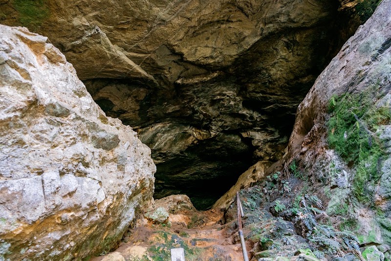 Ravana's Cave - Ravana's Cave, V27X+QFR, Ella, Sri Lanka