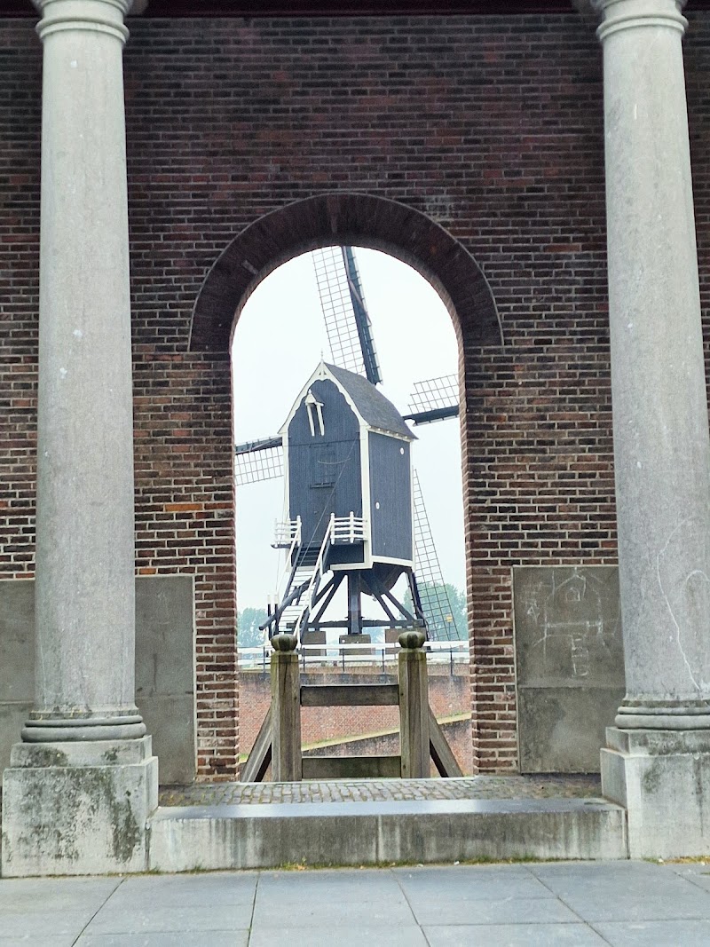 Visbank - Visbank, Vismarkt 1T, 5256 BC Heusden, Netherlands