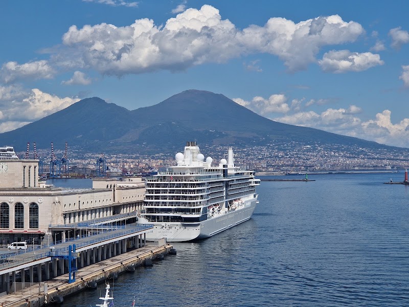 Castel Nuovo - Castel Nuovo, V. Vittorio Emanuele III, 80133 Napoli NA, Italy