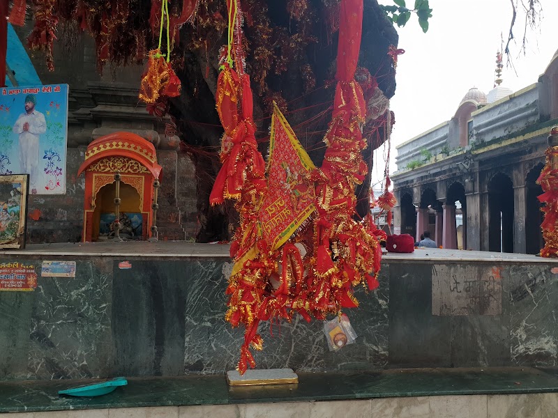 Shaktipeeth Shri Bajreshwari Devi Temple, Kangra - Shaktipeeth Shri Bajreshwari Devi Temple, Kangra 4729+QXC, Mandir Rd, Haripur, New Kangra, Kangra, Himachal Pradesh 176001, India