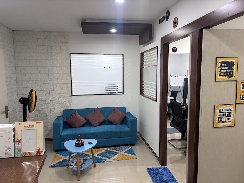 ARK TOURS & TRAVELS - ARK TOURS & TRAVELS, 1st Floor, Thalipparamb Junction, Fine Tower, 42/679 B2, Vennala - Palachuvadu Rd, P.O, Vennala, Kochi, Keralam 682028, India