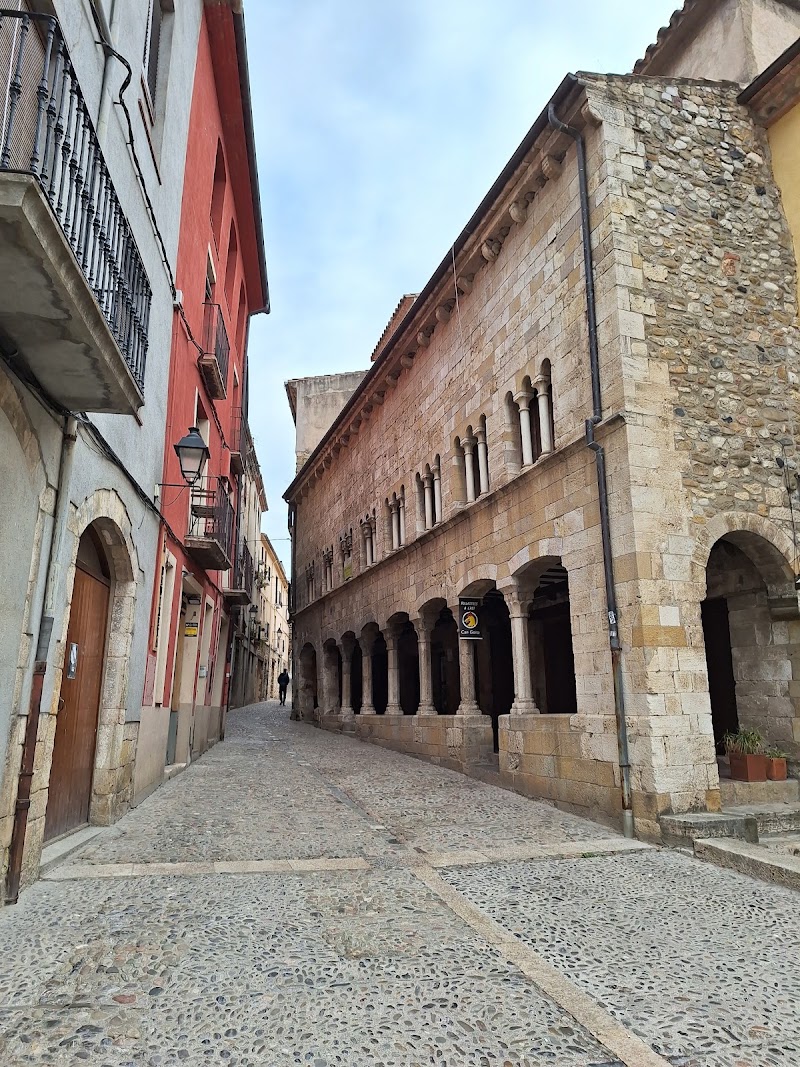 Carrer del Mestre Abraham des Catllar - Carrer del Mestre Abraham des Catllar Carrer del Mestre Abraham des Catllar, 17850 Besalú, Girona, Spain