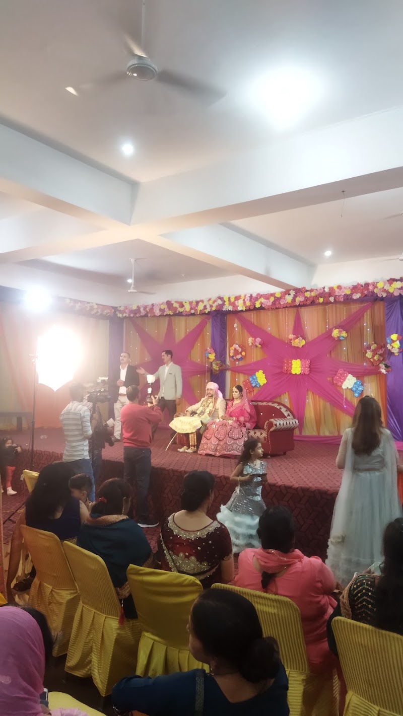 Red Moon Aura - Red Moon Aura, Ranjan, old road, VQPM+X77, Jandyal, 181122