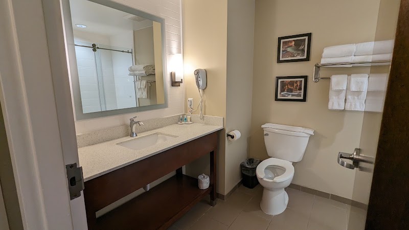Comfort Inn & Suites Zion Park Area - Comfort Inn & Suites Zion Park Area 45 N 2600 W, Hurricane, UT 84737, USA