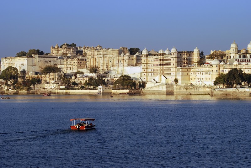The Oberoi Udaivilas, Udaipur - The Oberoi Udaivilas, Udaipur HMGC+VVV, Badi-Gorela-Mulla Talai Rd, Haridas Ji Ki Magri, Pichola, Udaipur, Rajasthan 313004, India