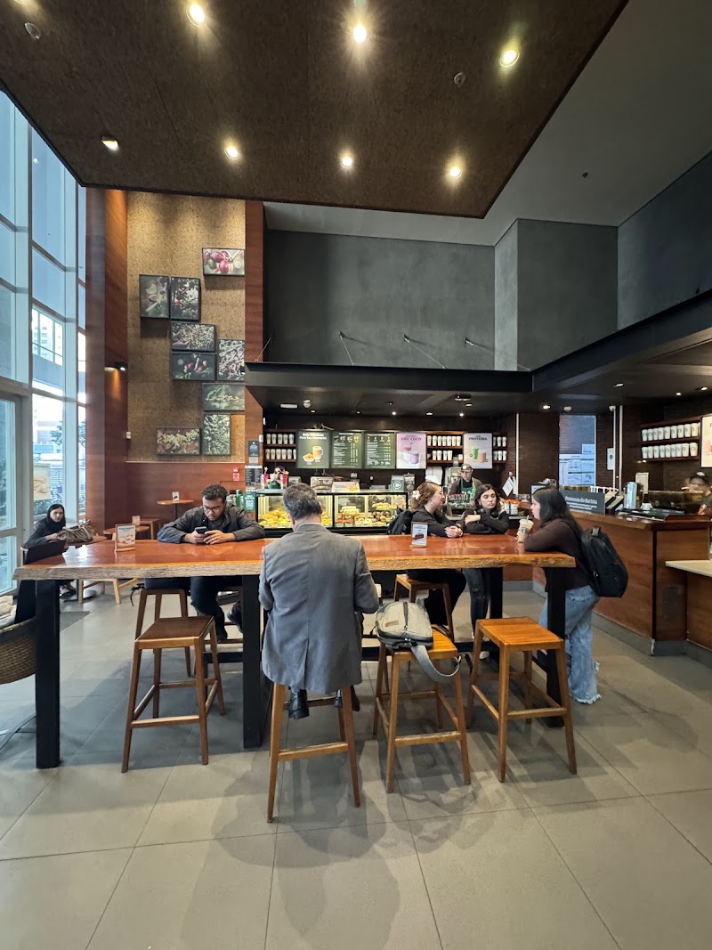 Starbucks - Starbucks, Av. Paulista, 500 - Bela Vista, São Paulo - SP, 01310-000, Brazil