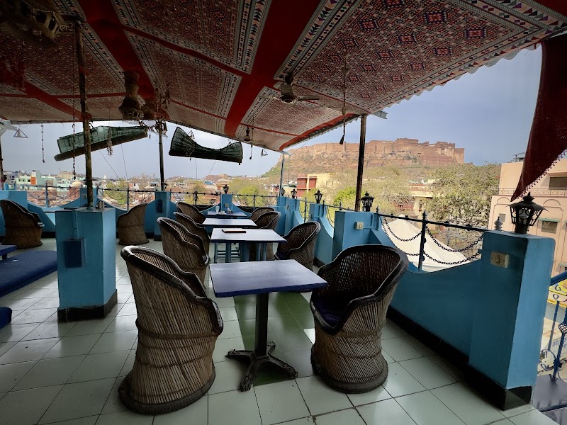 Dylan Cafe Restaurant and guest house - Dylan Cafe Restaurant and guest house Mahila Bagh Hospital, do khoto Kai bich, Gulab Sagar, Jodhpur, Rajasthan 342001, India