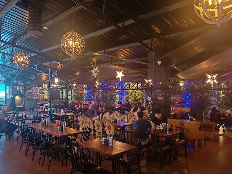 Boche & Shakesbierre - Brewpub & Club - Boche & Shakesbierre - Brewpub & Club Level 5, EVA Mall, Brigade Rd, Ashok Nagar, Bengaluru, Karnataka 560025, India
