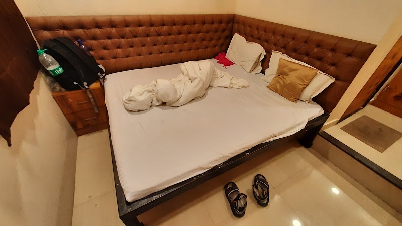 Anandam AC Dormitory & Rooms - Anandam AC Dormitory & Rooms Station Rd, in front of Ganj Post Office, near Railway Station, Narmada Para, Balaji Nagar, Raipur, Chhattisgarh 492009, India