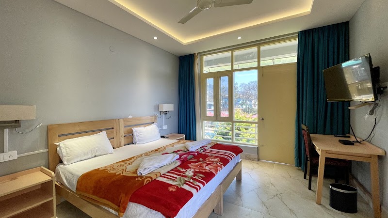Madpackers Bir - Madpackers Bir Opposite Nyingyang Monastery, Bir Colony Road, Chaugan - Sansal Rd, Bir Colony, Bir, Chaugan, Himachal Pradesh 176077, India