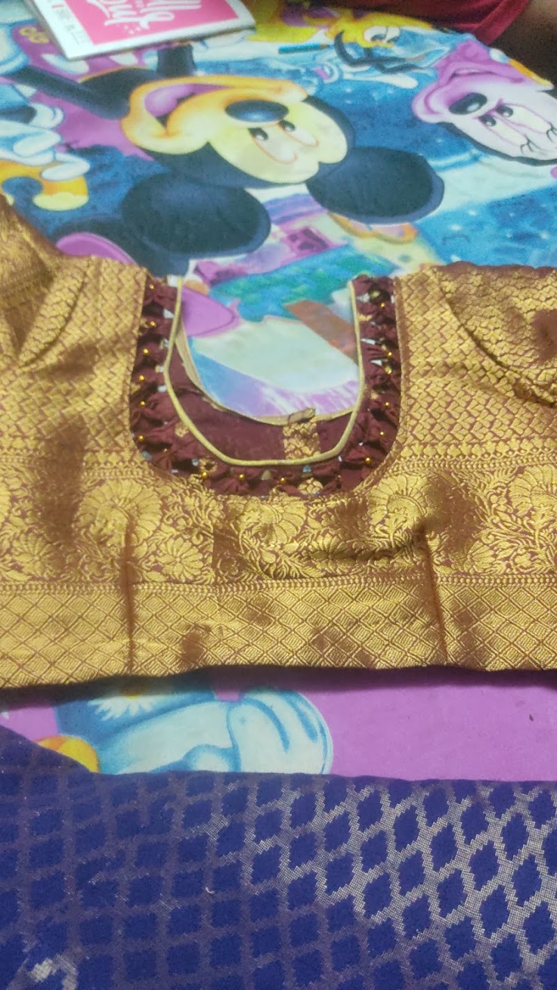 गार्गी लेडीज टेलर्स (Gargi ladies tailors) - गार्गी लेडीज टेलर्स (Gargi ladies tailors) 7J53+Q6M, Kota Colony, Kota, Raipur, Chhattisgarh 492099, India
