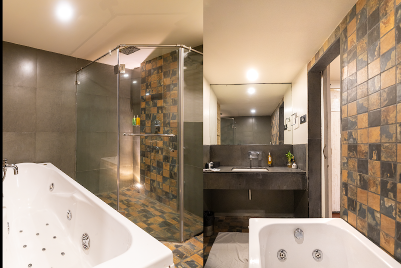 Infiniti Hotel - Infiniti Hotel 1C/CA, Ring Rd, Opp.Prestige CollegeNear Bombay Hospital, Scheme No 94 Sector EB, Indore, Madhya Pradesh 452010, India
