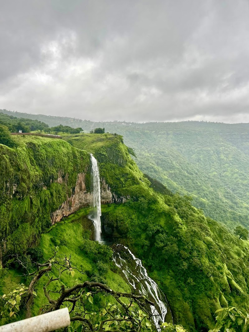 Valley View Waterfall - Valley View Waterfall Mahabaleshwar To Old Mahabaleshwar Rd, Mahabaleshwar, Maharashtra 412806, India