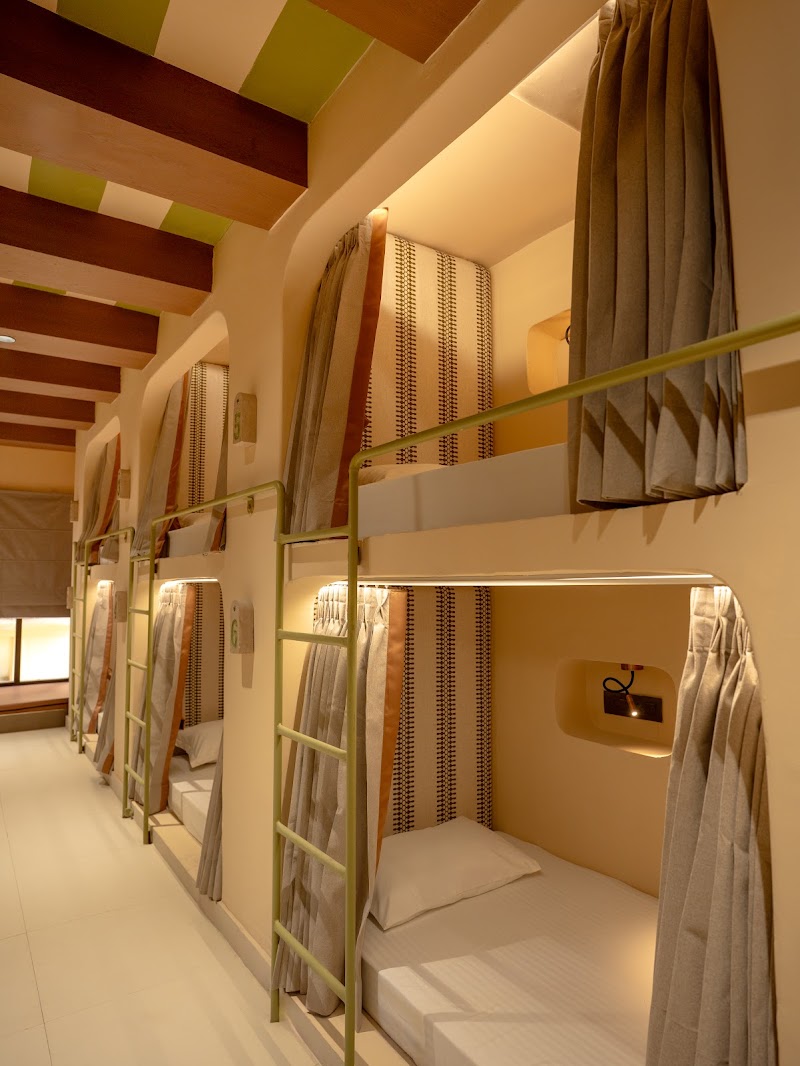 Bun and Bunks – Boutique Hostel & Rooftop Restaurant, Udaipur - Bun and Bunks – Boutique Hostel & Rooftop Restaurant, Udaipur 23, Gangaur Ghat Marg, near Bagor Ki Haveli, Hotel Gangaur Palace, Udaipur, Rajasthan 313001, India