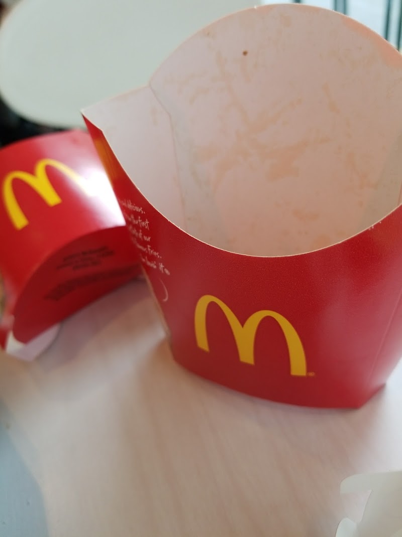 McDonald's at Dragon Garden - McDonald's at Dragon Garden Jardim Dragao Precioso (edf. Dragao De Prata), R. de Nam Keng, Macao