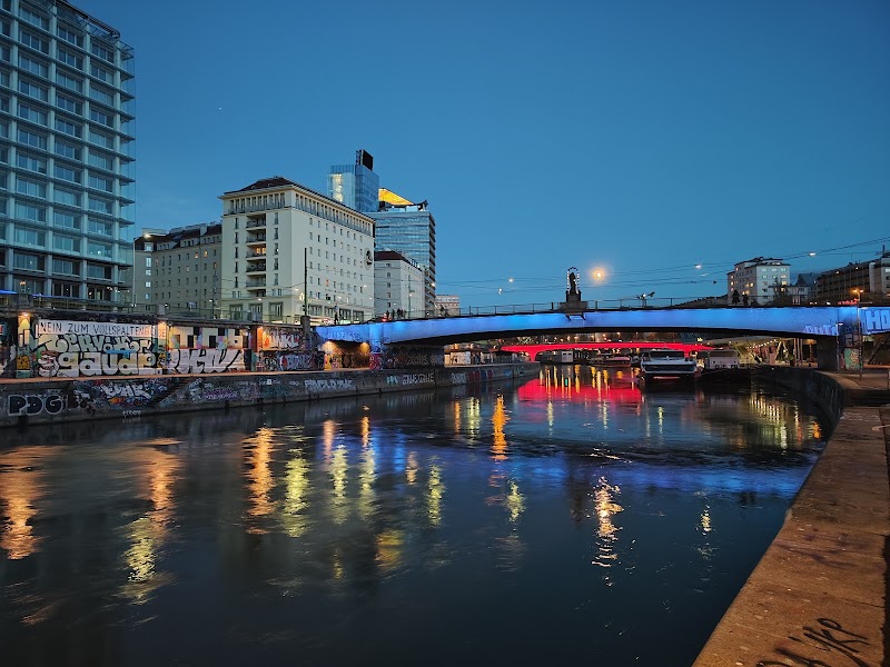 Schwedenplatz - Schwedenplatz, Schwedenpl., 1010 Wien, Austria