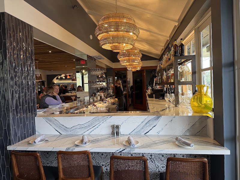 Montis - Montis, 714 Village Ct, Santa Rosa, CA 95405, USA