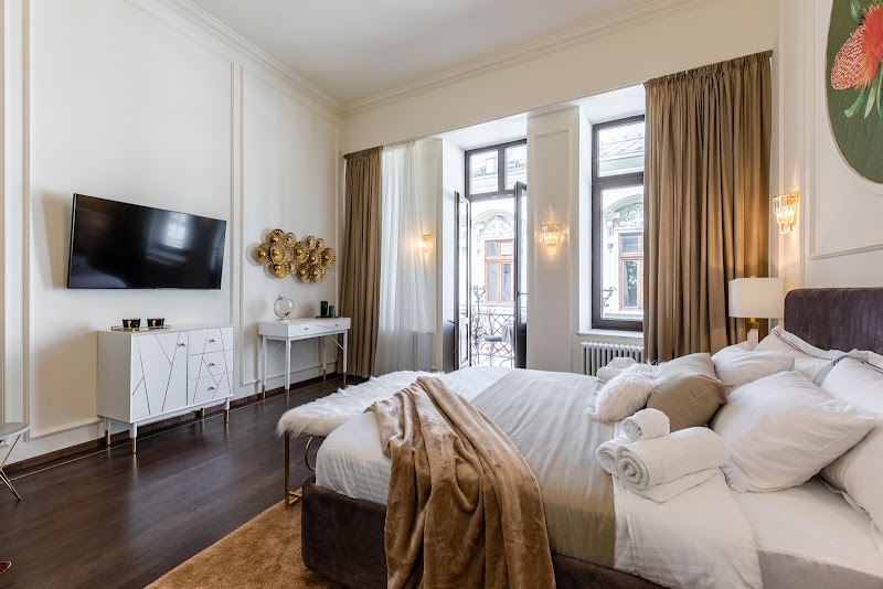 Old Town Luxury Suites - Old Town Luxury Suites Strada Covaci 23, 030167 București, Romania