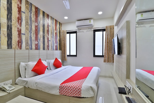 Hotel Sheetal - Hotel Sheetal, Opposite Head Post Office, near Arya samaj, Bhatia Bazar Old, Porbandar, Gujarat 360575, India