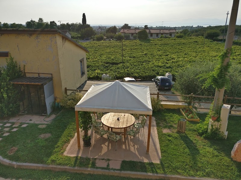 Alloggio Turistico Chesini - Alloggio Turistico Chesini Via Derna, 24, 37010 Castelnuovo del Garda VR, Italy