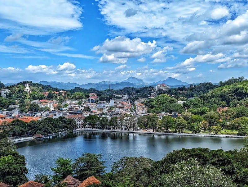 Kandy Lake