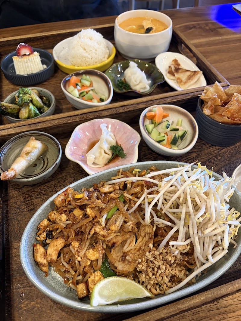 Me'Khun Delicacies - Me'Khun Delicacies, 1321 N Westgreen Blvd #300, Katy, TX 77449, USA