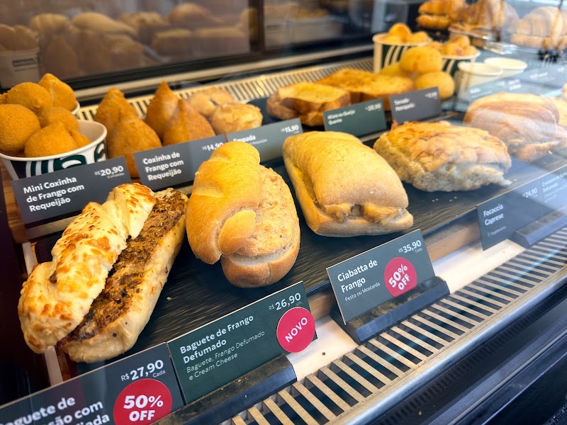 Starbucks - Starbucks, Av. Pedroso de Morais, 218 - Pinheiros, São Paulo - SP, 05420-000, Brazil