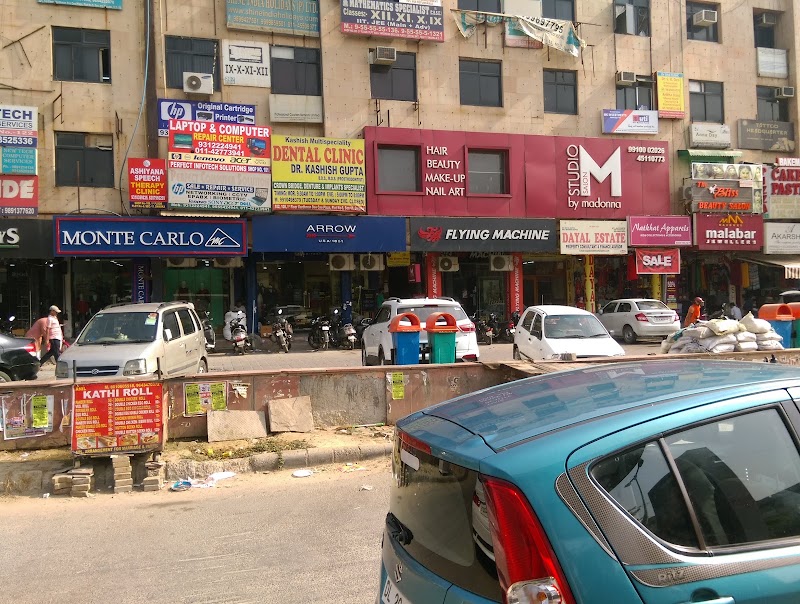 Dwarka Sector-12 Market - Dwarka Sector-12 Market, H2WX+FJH, Pocket 3, Sector 12 Dwarka, Dwarka, Delhi, 110078, India