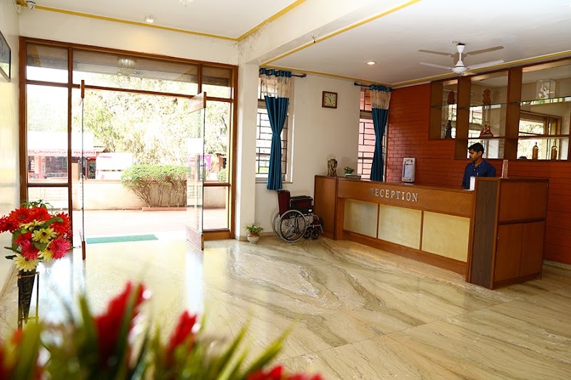Durvankar Restaurant Pure Veg - Durvankar Restaurant Pure Veg 47XC+22P, Arrey Warrey Rd, Ganpatipule, Maharashtra 415615, India